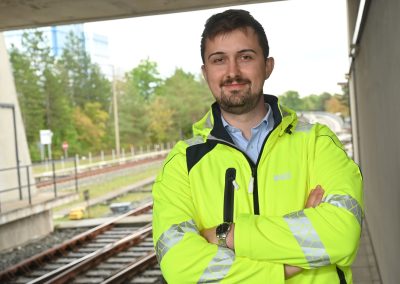 Projektingenieur Muhamed Jasarevic begleitet für die VAG die Entwicklung neuer Bahnsteigsicherungssysteme.