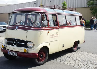 Was für ein knuffiger Kleinbus. Diesen Oldtimer aus Fürth kann man auch privat anmieten.