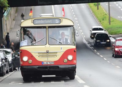 Der erste historische Bus ist da. Der Büssing Präfekt 12D, Baujahr 1969, restauriert 1998. Die Serie wurde 1980/82 ausgemustert.