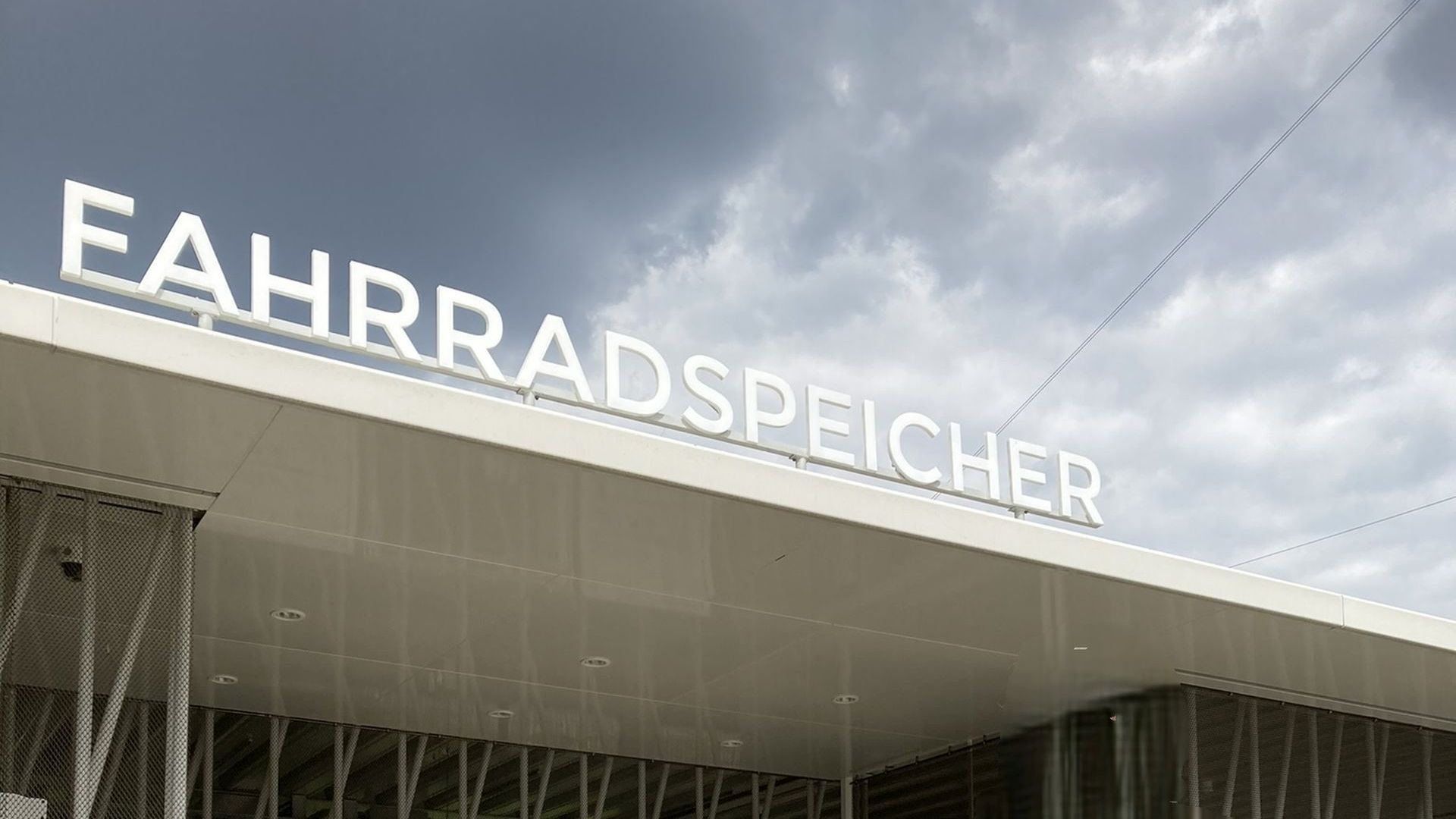 Fahrrad sicher parken: Nürnberger Fahrradspeicher