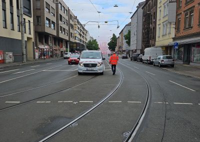 Fanmarsch zum Clubjubiläum: Alles bereit, der Straßenbahnbetrieb ist eingestellt, die Strecke frei.