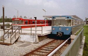 Nürnberger und Münchner U-Bahn-Zug DT1 an Münchner Bahnhof